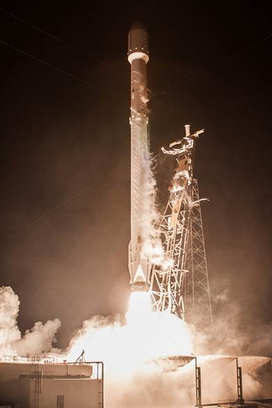 Falcon 9 Launches With ZUMA Payload, Photo Courtesy SpaceX