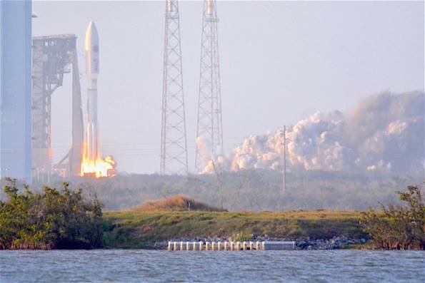 Atlas V AFSPC-11 Launch, Photo Courtesy Liz Allen/Lloyd Behrendt