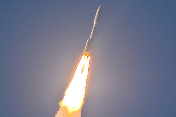 Atlas V In Flight, Photo Courtesy Liz Allen/Lloyd Behrendt