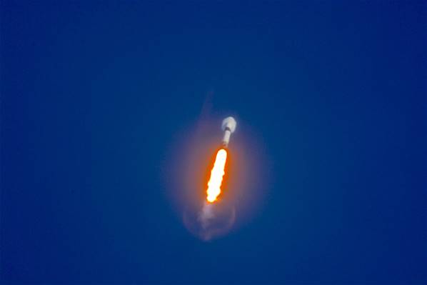 Falcon 9 Starlink In-Flight Halo Effects, Photo Courtesy Lloyd Behrendt/Spaceline