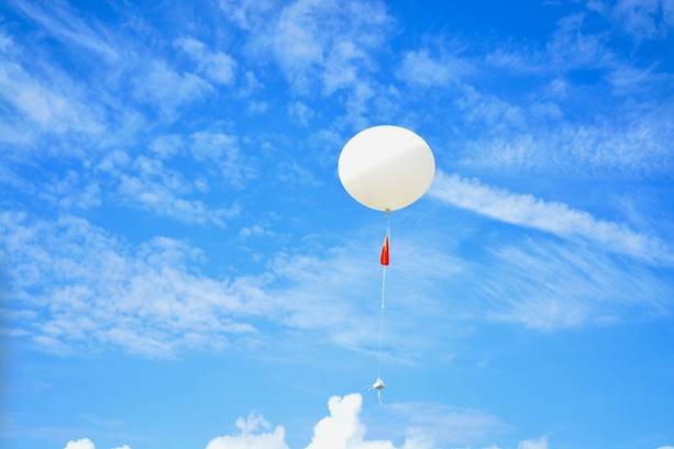 Air Force Weather Balloon Aloft, Photo Courtesy Lloyd Behrendt/Spaceline