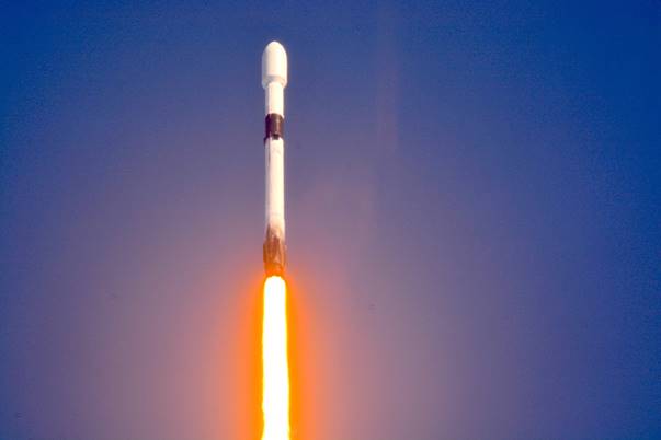 Falcon 9 Starlink In Flight, Photo Courtesy Lloyd Behrendt/Spaceline