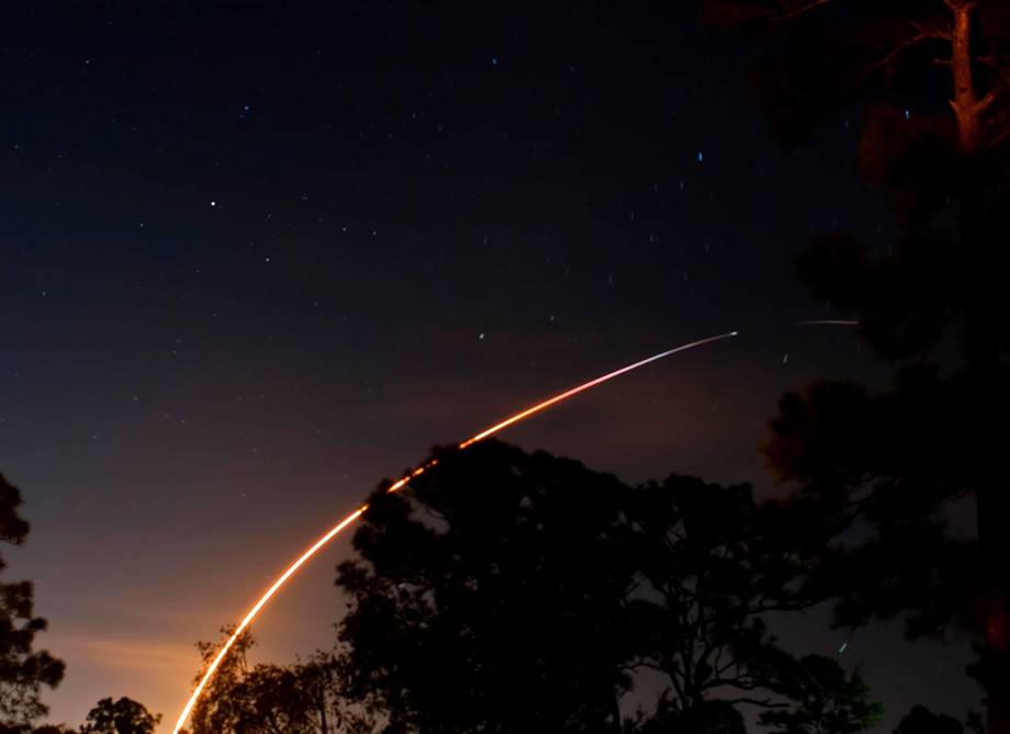 Falcon 9 V1.0-L21 Streak Shot, Photo Courtesy Liz Allen Spaceline