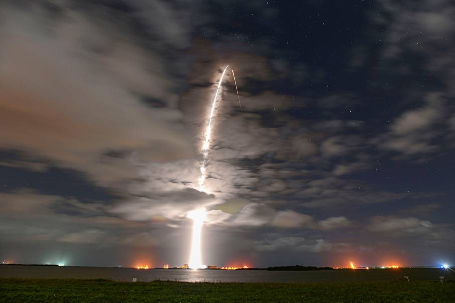 Falcon 9 Starlink V1.0-L15 Streak Shot, Photo Courtesy SpaceX