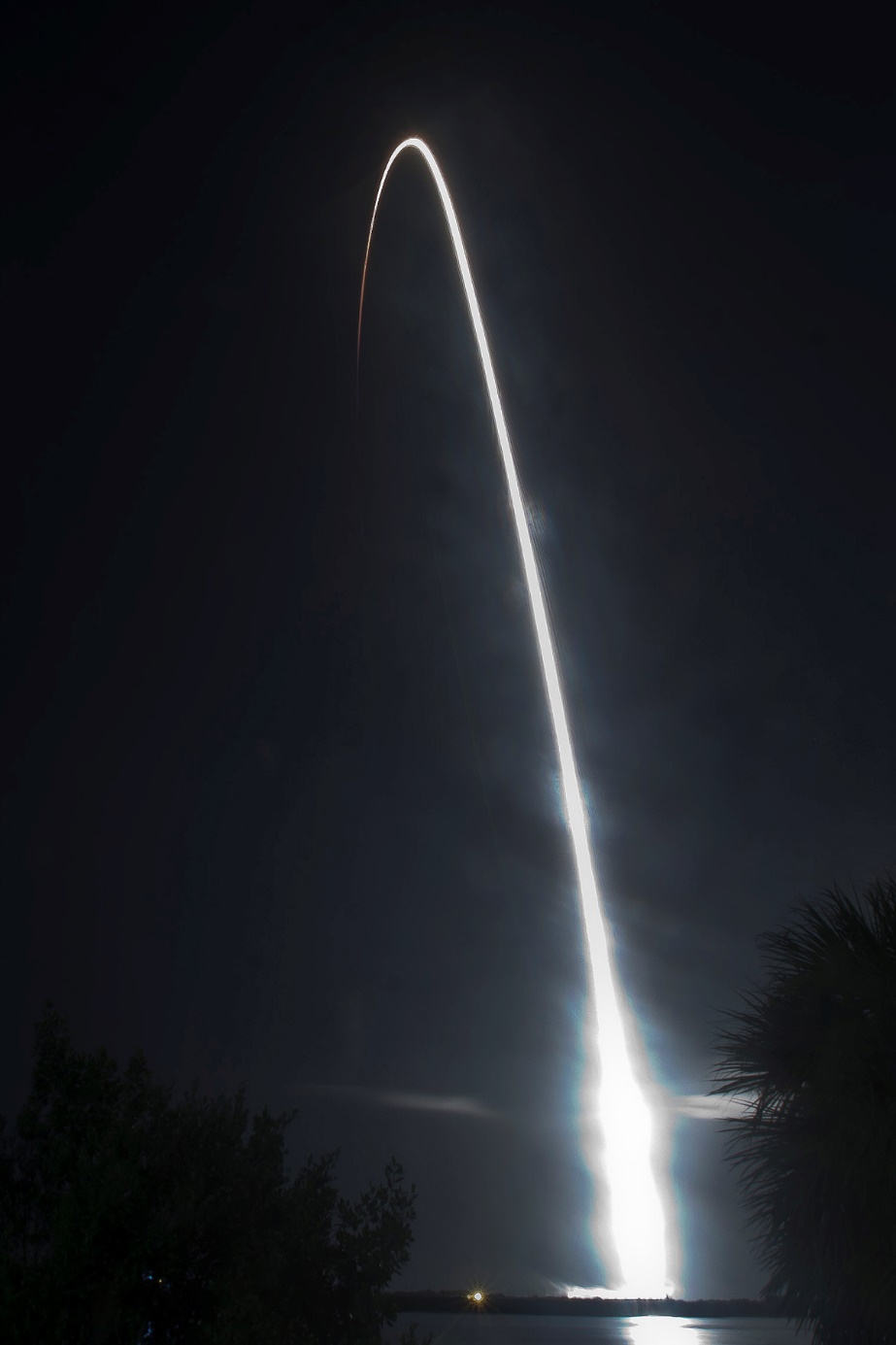 Falcon 9 CRS-23 Streak Shot, Photo Courtesy Carleton Bailie, Spaceline