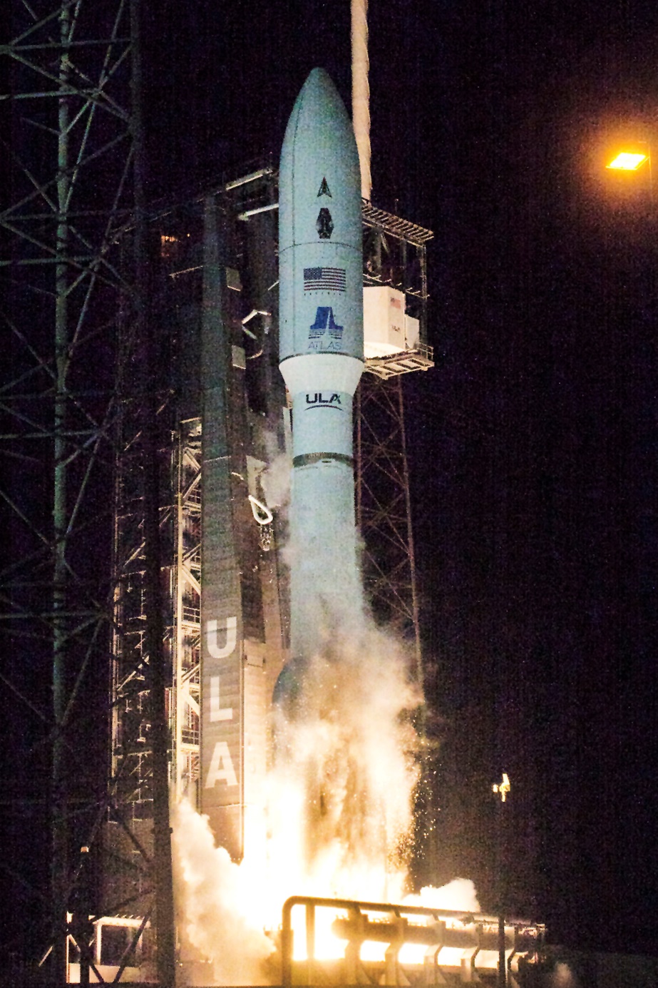 Atlas V STP-3 Launch, Photo Courtesy Carleton Bailie, Spaceline