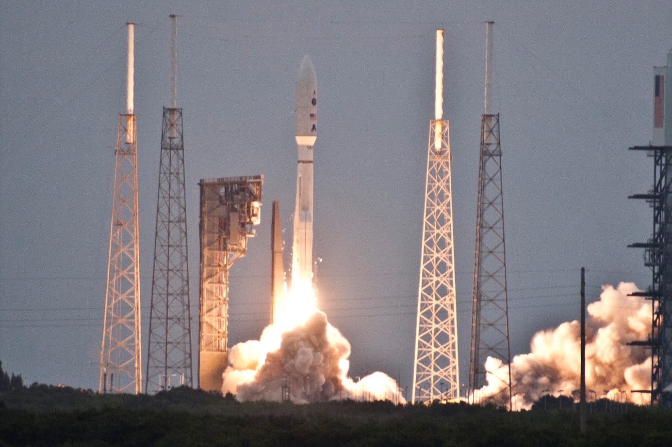 Atlas V USSF-12 Launch, Photo Courtesy Carleton Bailie, Spaceline