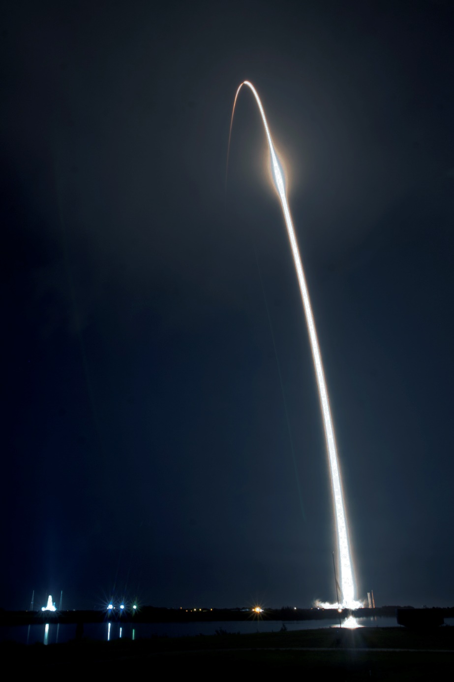 Falcon 9 Starlink 4-2 Streak Shot, Photo Courtesy Carleton Bailie, Spaceline