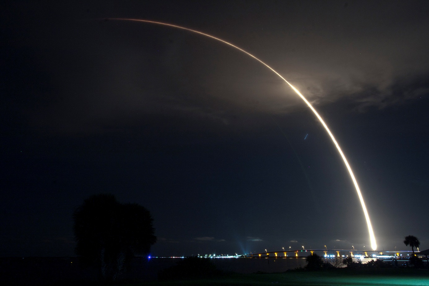 Falcon 9 Starlink 4-20 Streak Shot, Photo Courtesy Carleton Bailie, Spaceline