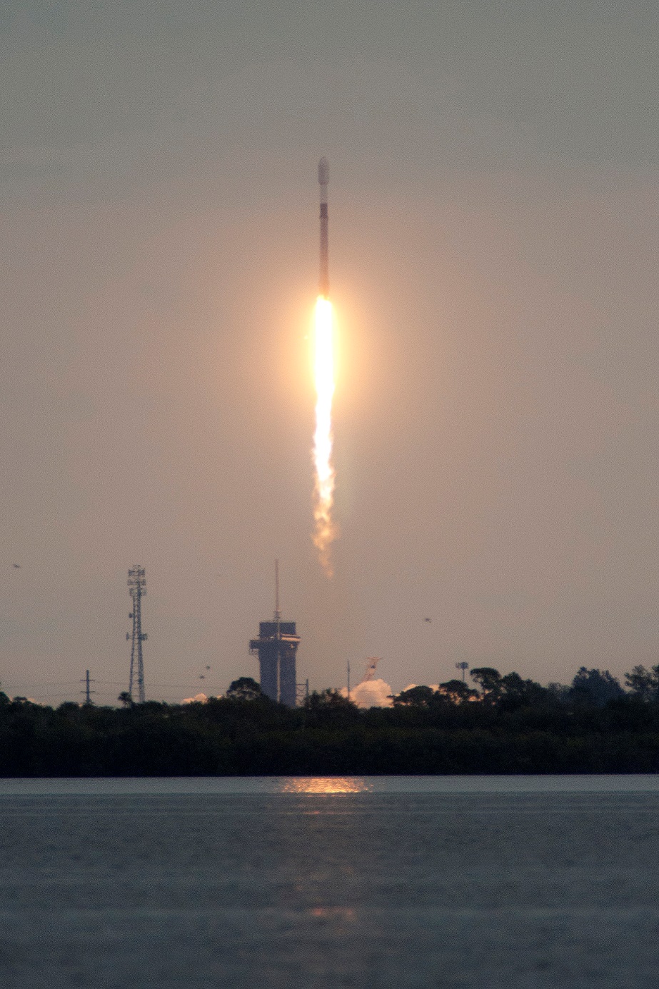 Falcon 9 Starlink 4-37 Launch, Photo Courtesy Carleton Bailie,Spaceline
