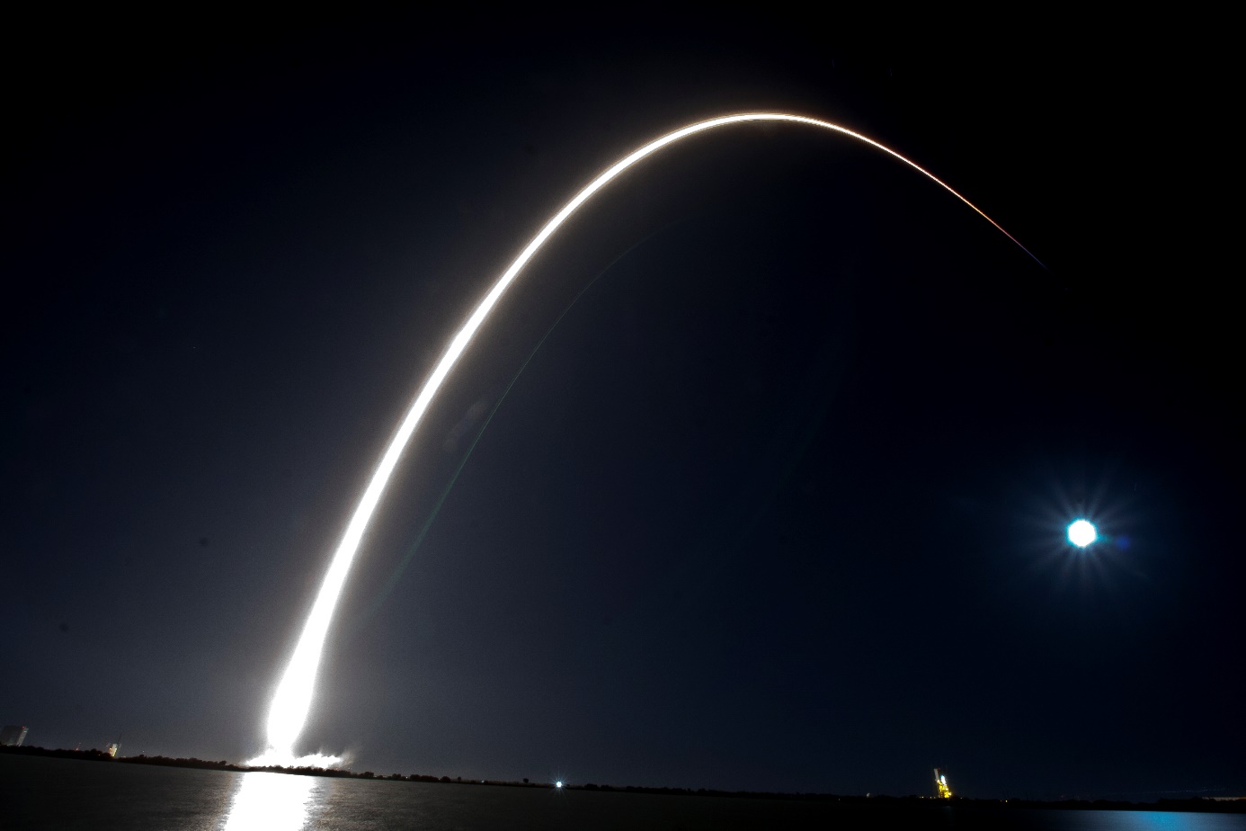 Falcon 9 Amazonas Nexus Streak Shot, Photo Courtesy Carleton Bailie, Spaceline