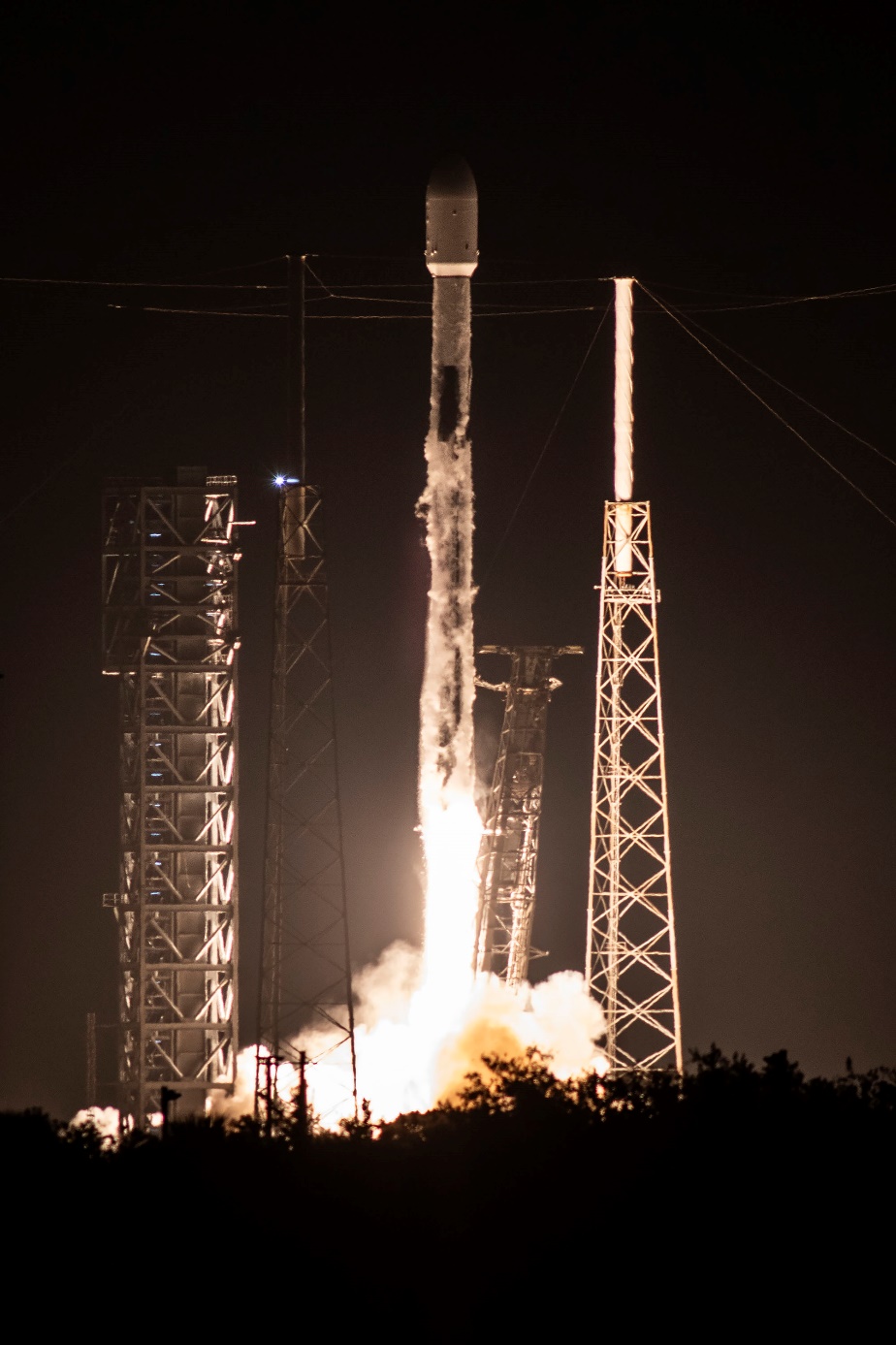 Falcon 9 Starlink 6-25 Launch, Photo Courtesy SpaceX